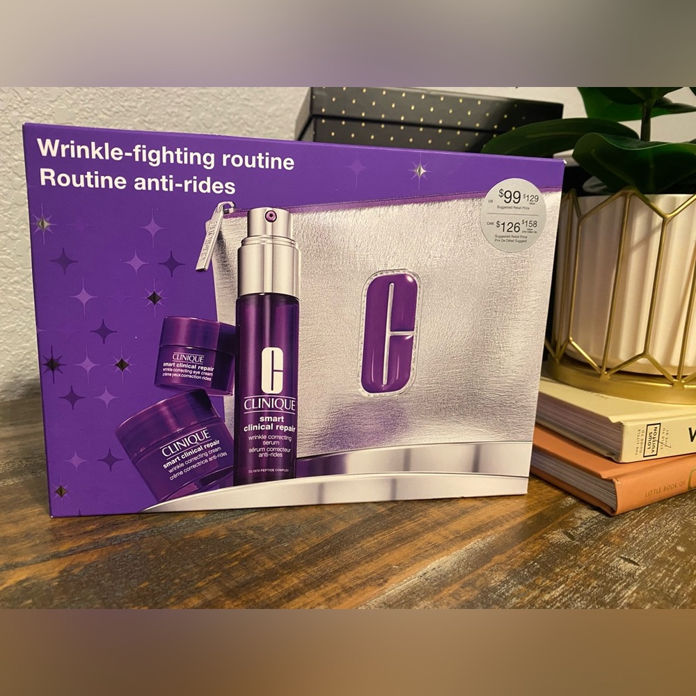 Clinique Anti-Wrinkle Set with Silver and Purple Packaging